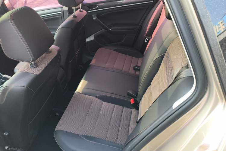 Used Volkswagen C-TREK 2018 1.5L Automatic Comfort Model Left Rear Seat