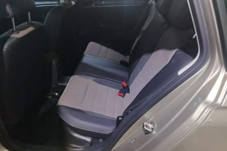 Used Volkswagen C-TREK 2018 230TSI DSG Comfort Model Left Rear Seat