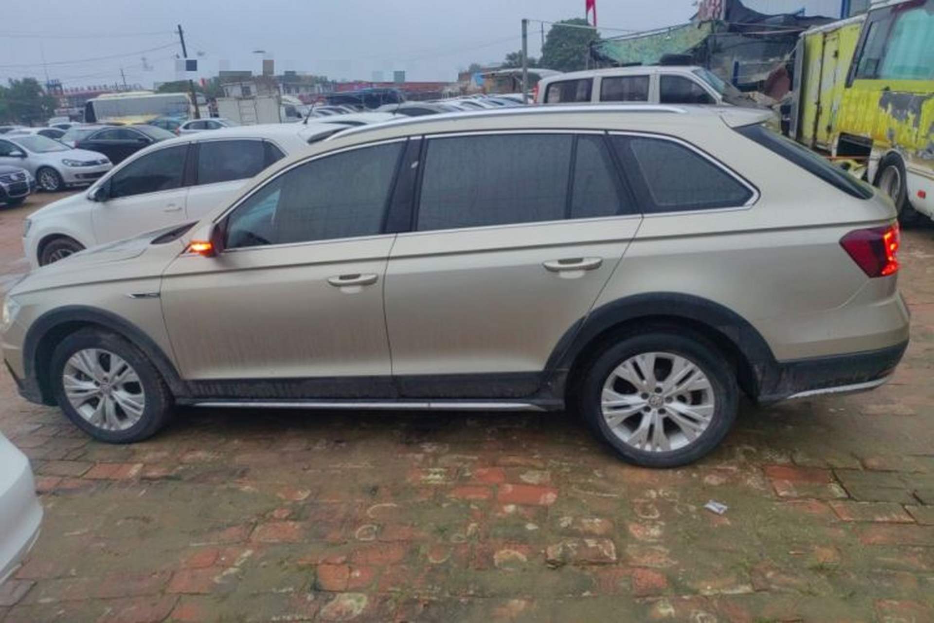 Used Volkswagen C-TREK 2018 230TSI DSG Comfort Model Left Side