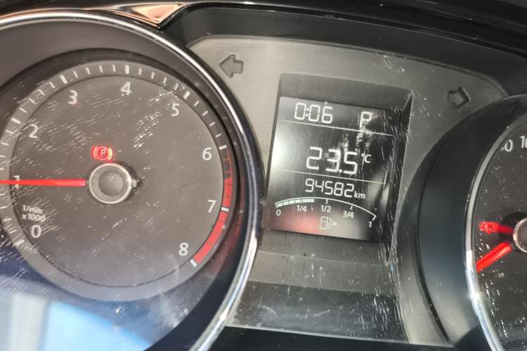 Used Volkswagen C-TREK 2018 1.5L Automatic Comfort Model Odometer Close Up