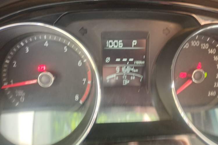 Used Volkswagen C-TREK 2018 1.5L Automatic Comfort Model Odometer Close Up