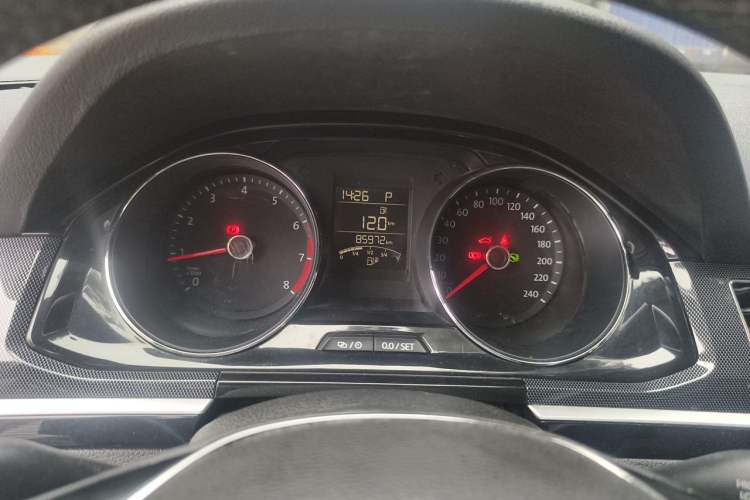 Used Volkswagen C-TREK 2018 1.5L Automatic Luxury Edition Odometer Close Up
