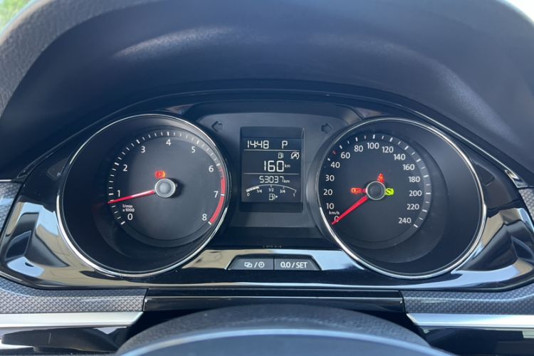 Used Volkswagen C-TREK 2018 230TSI DSG Comfort Model Odometer Close Up