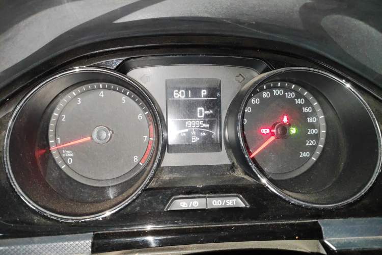 Used Volkswagen C-TREK 2018 1.5L Automatic Comfort Model Odometer Close Up