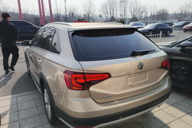 Used Volkswagen C-TREK 2018 1.5L Automatic Comfort Model Rear Left 45 Deg