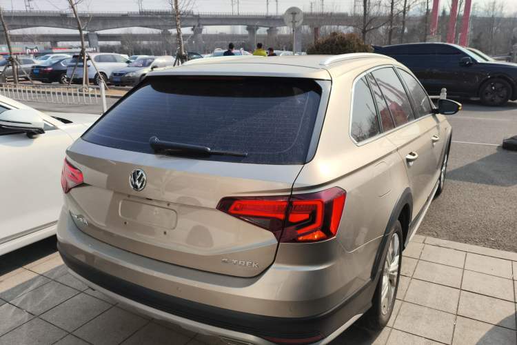 Used Volkswagen C-TREK 2018 1.5L Automatic Comfort Model Rear Right 45 Deg