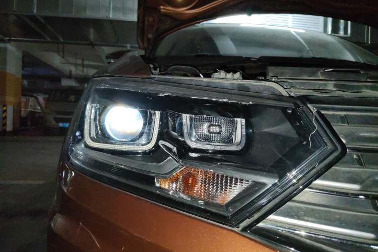 Used Volkswagen C-TREK 2018 1.5L Automatic Comfort Model Right Front Headlight
