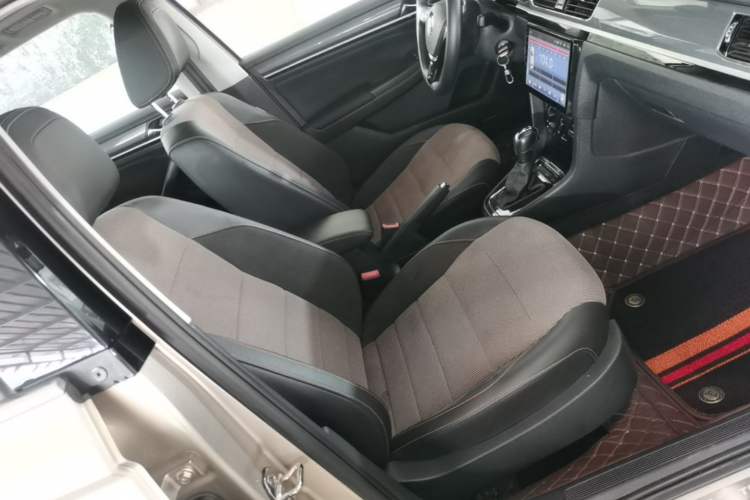 Used Volkswagen C-TREK 2018 230TSI DSG Comfort Model Right Front Seat