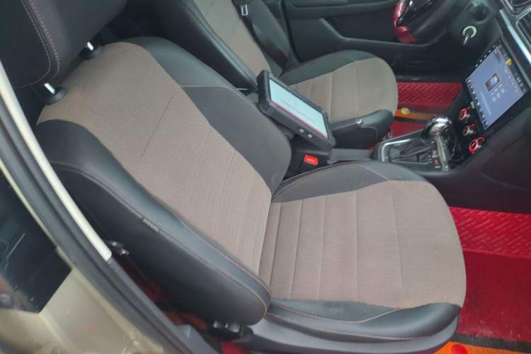 Used Volkswagen C-TREK 2018 230TSI DSG Comfort Model Right Front Seat