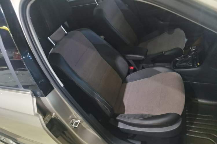 Used Volkswagen C-TREK 2018 230TSI DSG Comfort Model Right Front Seat