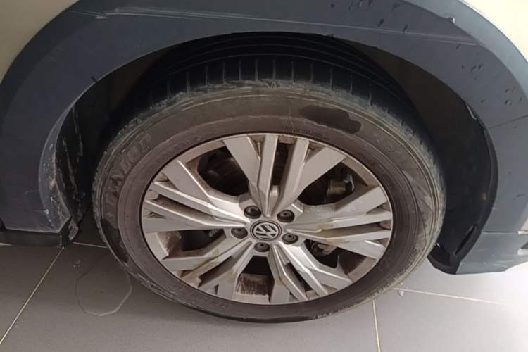 Used Volkswagen C-TREK 2018 230TSI DSG Comfort Model Right Front Wheel Hub