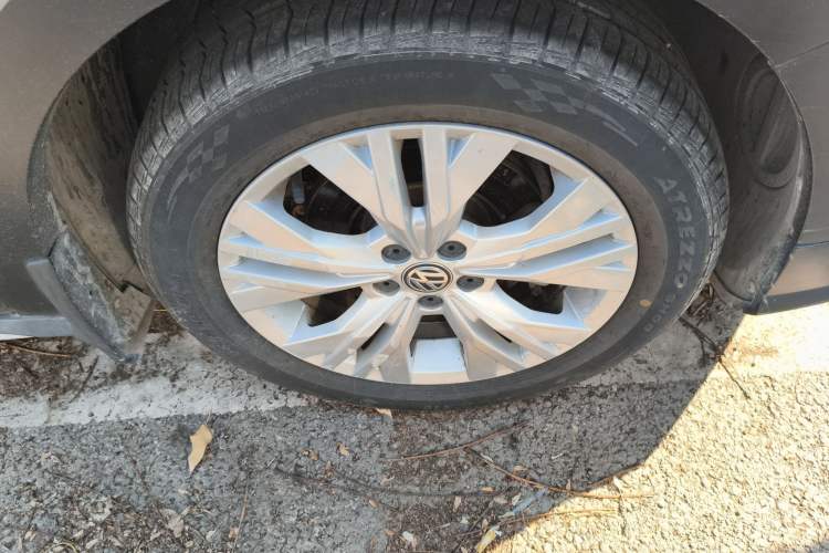 Used Volkswagen C-TREK 2018 1.5L Automatic Comfort Model Right Front Wheel Hub