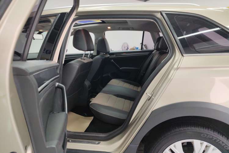 Used Volkswagen C-TREK 2018 230TSI DSG Comfort Model Right Rear Seat