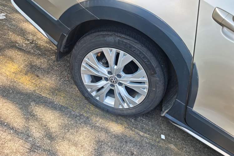 Used Volkswagen C-TREK 2018 1.5L Automatic Comfort Model Right Rear Wheel Hub