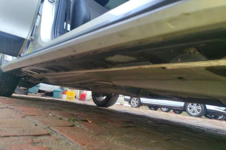 Used Volkswagen C-TREK 2018 230TSI DSG Comfort Model Right Side Sill