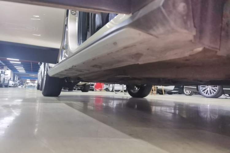 Used Volkswagen C-TREK 2018 230TSI DSG Comfort Model Right Side Sill