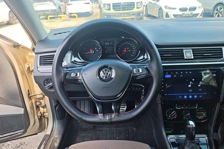 Used Volkswagen C-TREK 2018 1.5L Automatic Comfort Model Steering Wheel