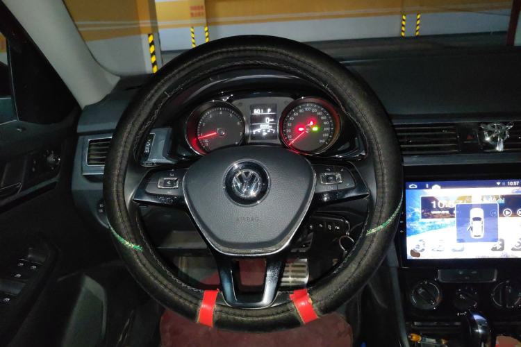 Used Volkswagen C-TREK 2018 1.5L Automatic Comfort Model Steering Wheel