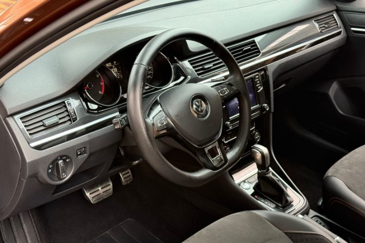 Used Volkswagen C-TREK 2018 1.5L Automatic Luxury Edition Steering Wheel