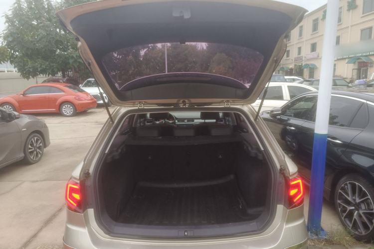 Used Volkswagen C-TREK 2018 1.5L Automatic Comfort Model Trunk