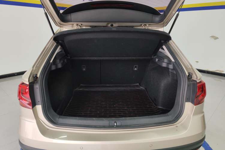 Used Volkswagen C-TREK 2018 230TSI DSG Comfort Model Trunk