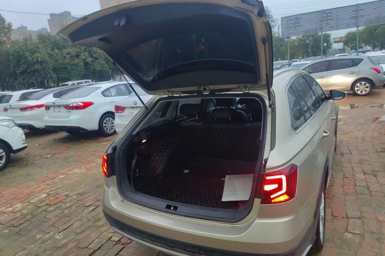 Used Volkswagen C-TREK 2018 230TSI DSG Comfort Model Trunk