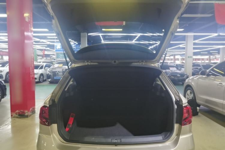 Used Volkswagen C-TREK 2018 230TSI DSG Comfort Model Trunk