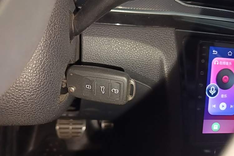 Used Volkswagen C-TREK 2018 230TSI DSG Comfort Model Vehicle Key