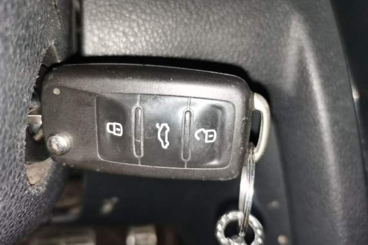 Used Volkswagen C-TREK 2018 230TSI DSG Comfort Model Vehicle Key