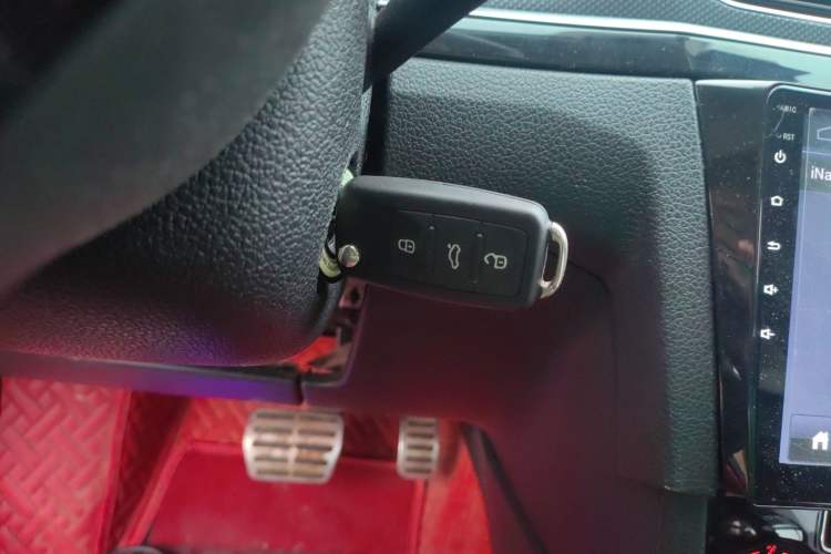 Used Volkswagen C-TREK 2018 230TSI DSG Comfort Model Vehicle Key