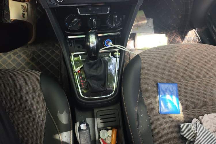 Used Volkswagen C-TREK 2020 1.5L Automatic Comfort Model Gear Lever
