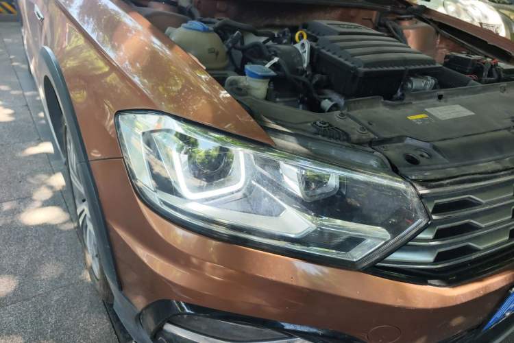 Used Volkswagen C-TREK 2020 1.5L Automatic Comfort Model Right Front Headlight