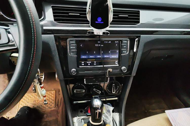 Used Volkswagen C-TREK 2020 1.5L Automatic Comfort Model Audio And AC Panel