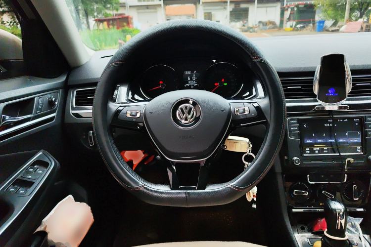 Used Volkswagen C-TREK 2020 1.5L Automatic Comfort Model Steering Wheel