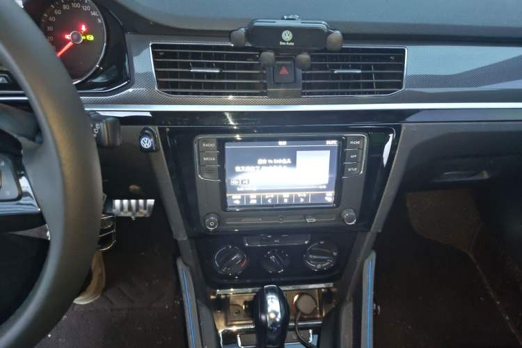 Used Volkswagen C-TREK 2020 1.5L Automatic Comfort Model Audio And AC Panel