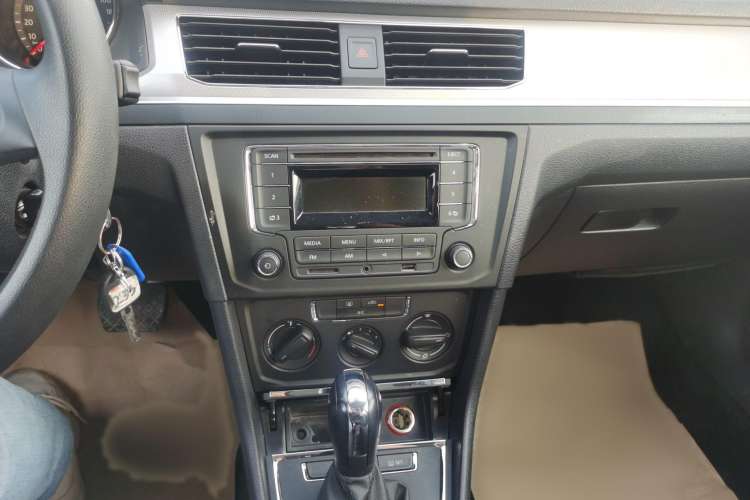 Used Volkswagen C-TREK 2020 1.5L Automatic Fashion Edition Audio And AC Panel