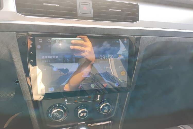 Used Volkswagen C-TREK 2020 1.5L Automatic Fashion Edition Audio And AC Panel