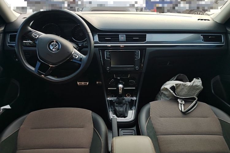 Used Volkswagen C-TREK 2020 1.5L Automatic Comfort Model Center Console