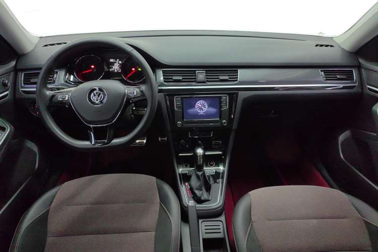 Used Volkswagen C-TREK 2020 1.5L Automatic Comfort Model Center Console