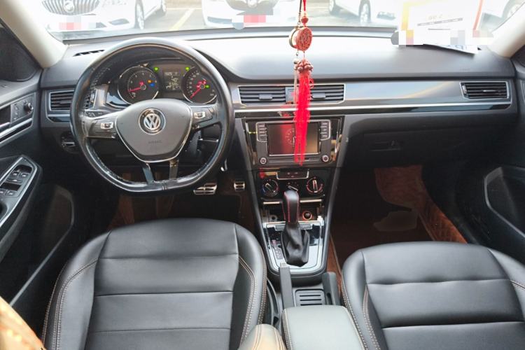 Used Volkswagen C-TREK 2020 1.5L Automatic Comfort Model Center Console