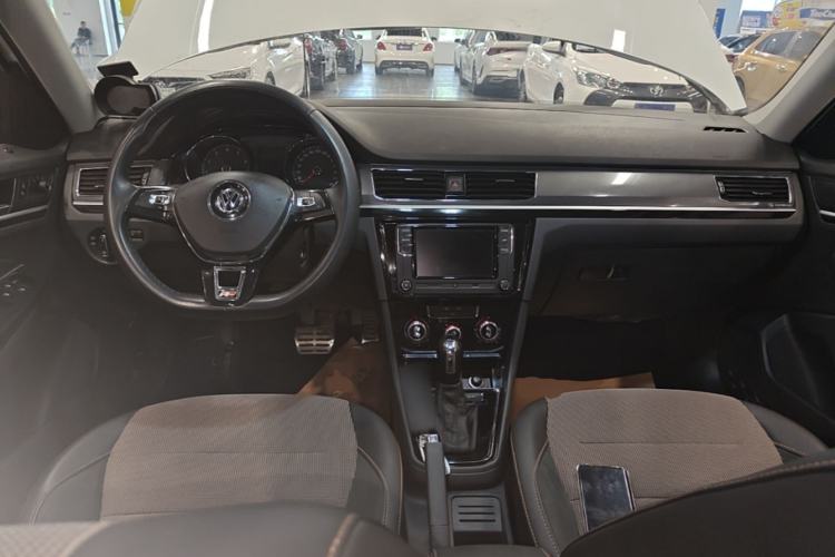 Used Volkswagen C-TREK 2020 1.5L Automatic Comfort Model Center Console