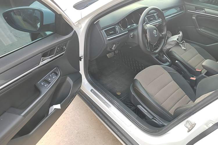Used Volkswagen C-TREK 2020 1.5L Automatic Comfort Model Driver Seat