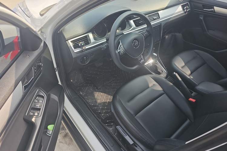 Used Volkswagen C-TREK 2020 1.5L Automatic Fashion Edition Driver Seat