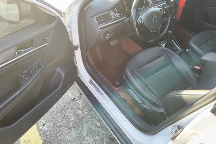 Used Volkswagen C-TREK 2020 1.5L Automatic Comfort Model Driver Seat