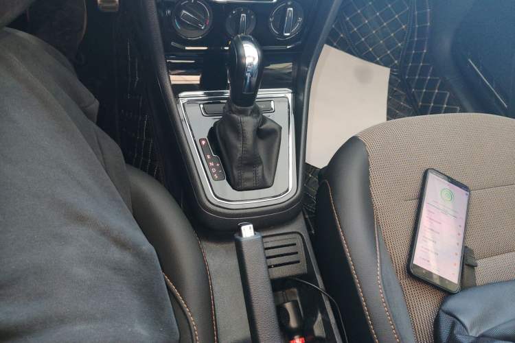 Used Volkswagen C-TREK 2020 1.5L Automatic Comfort Model Gear Lever