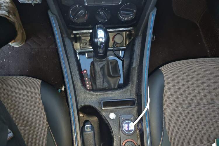 Used Volkswagen C-TREK 2020 1.5L Automatic Comfort Model Gear Lever