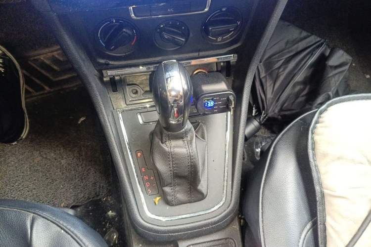 Used Volkswagen C-TREK 2020 1.5L Automatic Fashion Edition Gear Lever