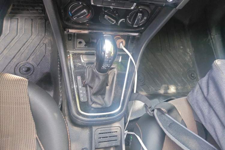 Used Volkswagen C-TREK 2020 1.5L Automatic Comfort Model Gear Lever
