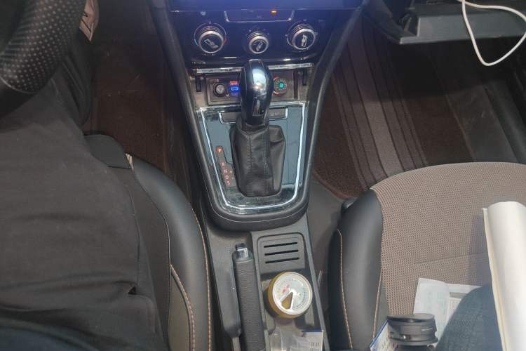 Used Volkswagen C-TREK 2020 1.5L Automatic Comfort Model Gear Lever