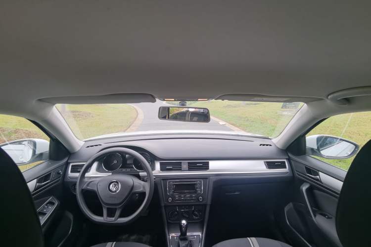 Used Volkswagen C-TREK 2020 1.5L Automatic Fashion Edition Interior 3